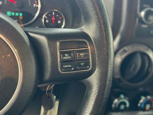 Used 2013 Jeep Wrangler Unlimited Sport image 15