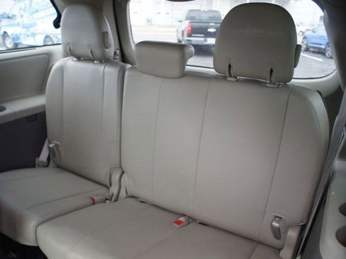 Used 2011 Toyota Sienna XLE w/ XLE Navigation Pkg image 14