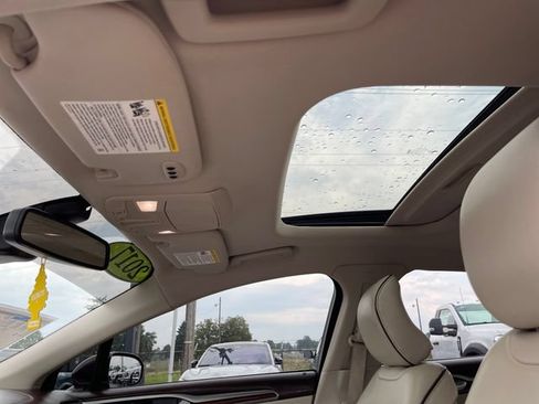 Used 2017 Ford Fusion Platinum AWD/4WD image 25