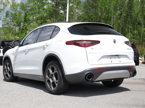 Used 2022 Alfa Romeo Stelvio Ti AWD/4WD image 3