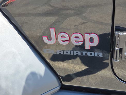 Used 2020 Jeep Gladiator Rubicon AWD/4WD image 15