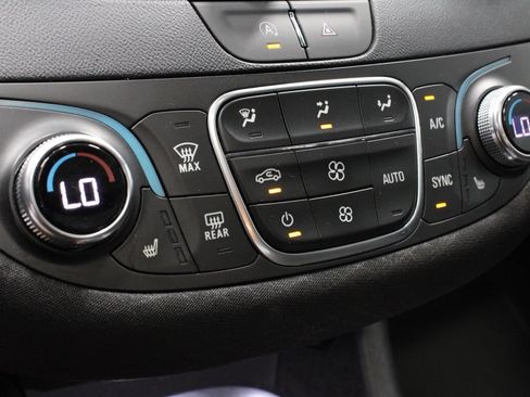 Used 2024 Chevrolet Malibu LT FWD image 5