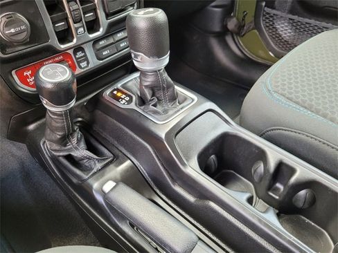 Used 2024 Jeep Wrangler Unlimited Rubicon 4xe image 34