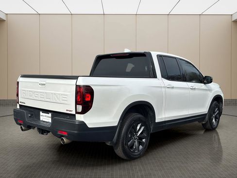 Used 2025 Honda Ridgeline Sport image 5