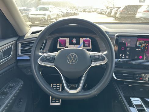 Certified 2025 Volkswagen Atlas SEL Premium R-Line image 10