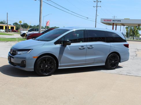 Used 2025 Honda Odyssey Sport-L image 10