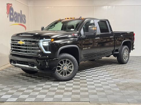 New 2026 Chevrolet Silverado 2500 LT w/ Z71 Chrome Sport Edition AWD/4WD image 2