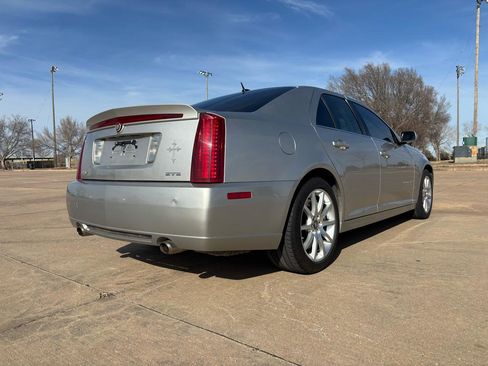 Used 2006 Cadillac STS V image 27