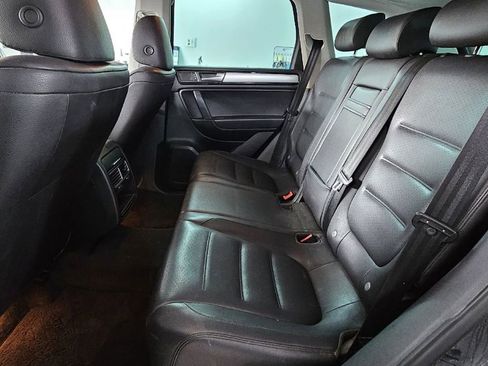 Used 2011 Volkswagen Touareg Sport AWD/4WD image 16