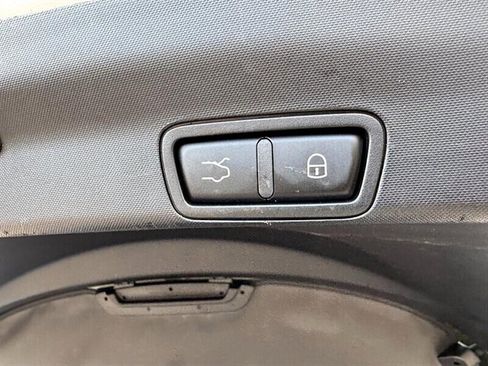 Used 2018 Alfa Romeo Stelvio AWD image 40