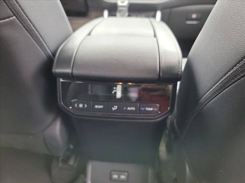 Used 2026 Toyota Highlander XLE AWD/4WD image 15
