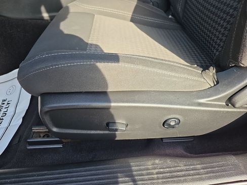 Used 2018 Dodge Challenger R/T w/ Blacktop Package RWD image 25