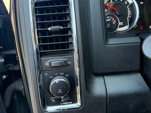 Used 2017 RAM 1500 Laramie w/ Convenience Group AWD/4WD image 10
