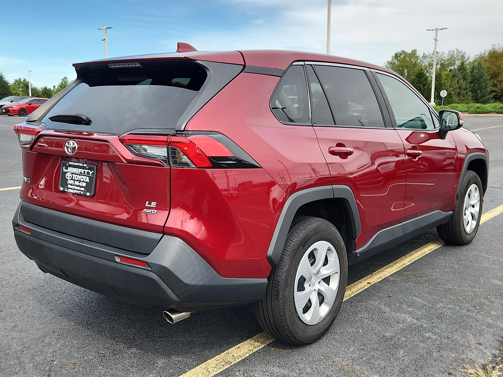 Used 2024 Toyota RAV4 LE AWD/4WD image 6