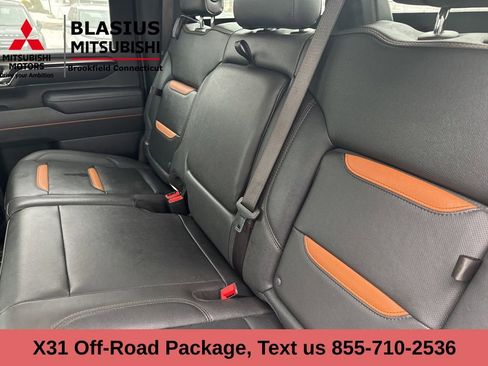 Used 2025 GMC Sierra 2500 AT4 image 19
