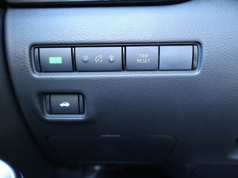 New 2025 Nissan Sentra SR image 15