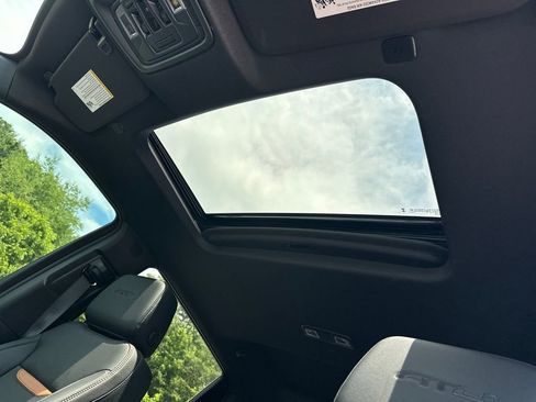 New 2026 GMC Sierra 2500 AT4 w/ AT4 Premium Plus Package AWD/4WD image 32