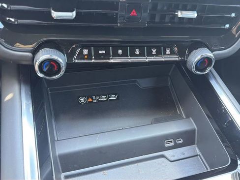 Used 2025 Chevrolet Tahoe High Country AWD/4WD image 30