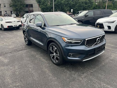 Used 2020 Volvo XC40 T5 Inscription w/ Protection Package AWD/4WD image 3