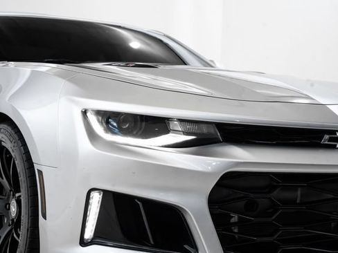 Used 2018 Chevrolet Camaro ZL1 RWD image 17