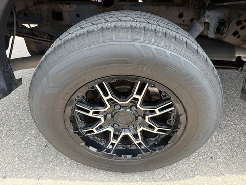 Used 2014 Ford F150 XLT w/ Equipment Group 302A Luxury AWD/4WD image 11