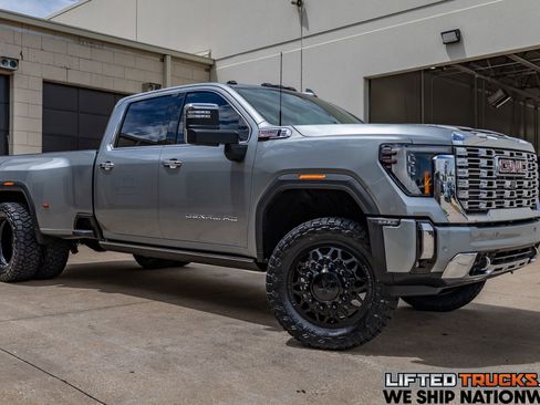 Used 2025 GMC Sierra 3500 Denali w/ Denali Reserve Package AWD/4WD image 1