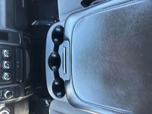 Used 2021 RAM 1500 Classic SLT RWD image 28