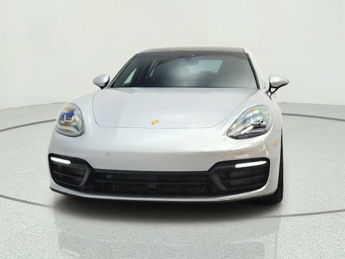 Used 2021 Porsche Panamera image 2
