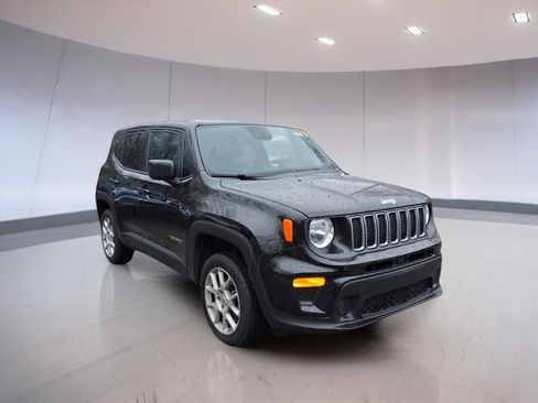 Used 2023 Jeep Renegade Latitude image 1
