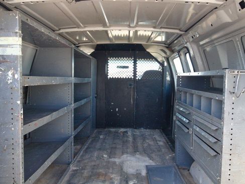 Used 2005 Ford E-150 and Econoline 150 RWD image 22