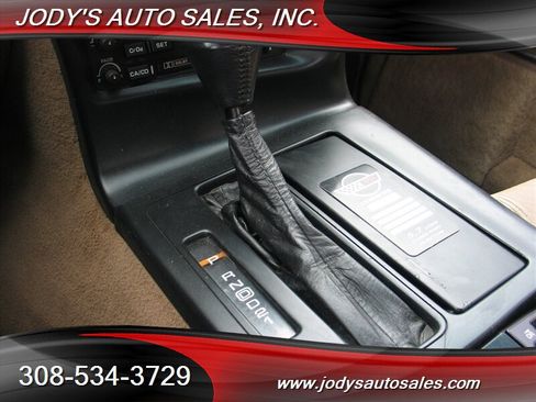 Used 1996 Chevrolet Corvette Convertible RWD image 15