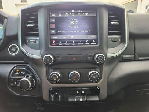 Used 2020 RAM 1500 4x4 Crew Cab image 19