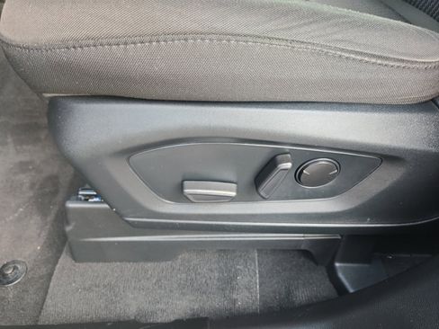 Certified 2022 Ford Explorer XLT image 12