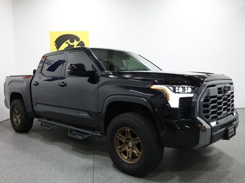 Used 2024 Toyota Tundra Platinum w/ TRD Off-Road Package AWD/4WD image 6
