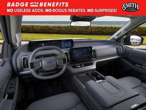 New 2025 Ford Expedition Active image 10