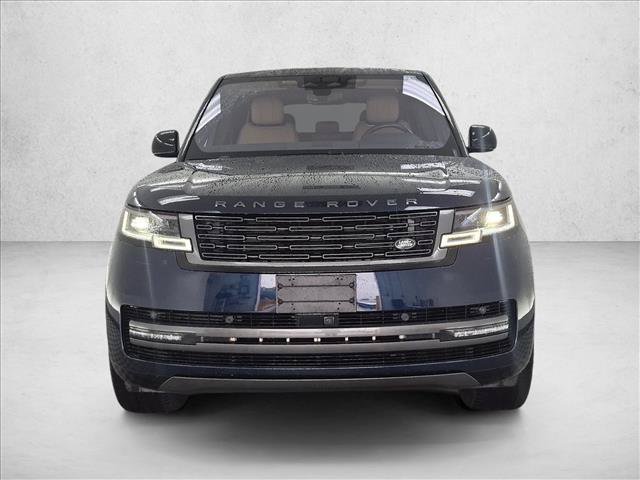 Used 2023 Land Rover Range Rover SE AWD/4WD image 2
