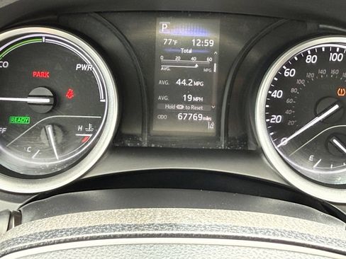 Used 2022 Toyota Camry LE FWD image 13