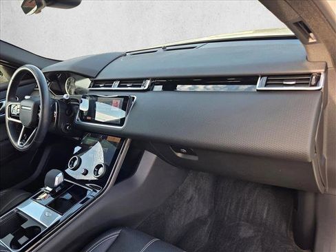 Certified 2022 Land Rover Range Rover Velar R-Dynamic S image 23