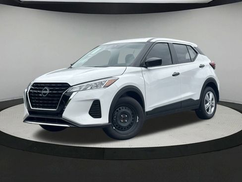 New 2025 Nissan Kicks Play S image 1
