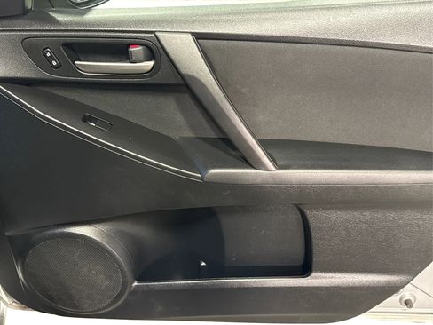 Used 2012 MAZDA MAZDA3 i Sport image 22