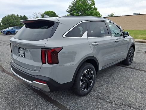 New 2026 Kia Sorento S AWD/4WD image 3