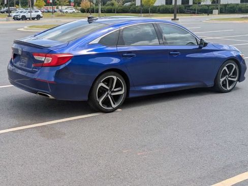 Used 2022 Honda Accord Sport image 4