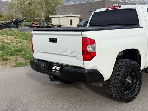 Used 2014 Toyota Tundra Limited w/ TRD Off Road Package AWD/4WD image 10