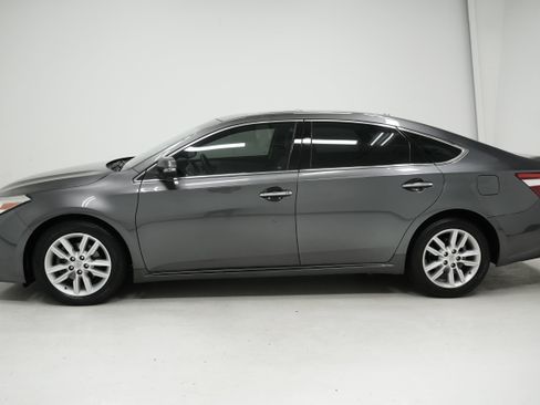 Used 2014 Toyota Avalon XLE Premium FWD image 7