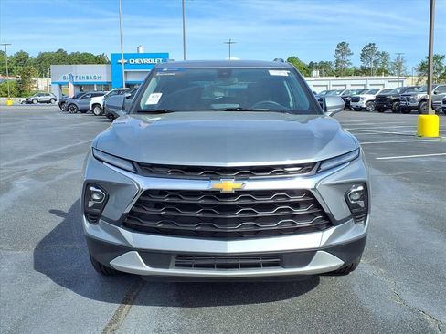 Used 2024 Chevrolet Blazer LT w/ Convenience Package FWD image 2