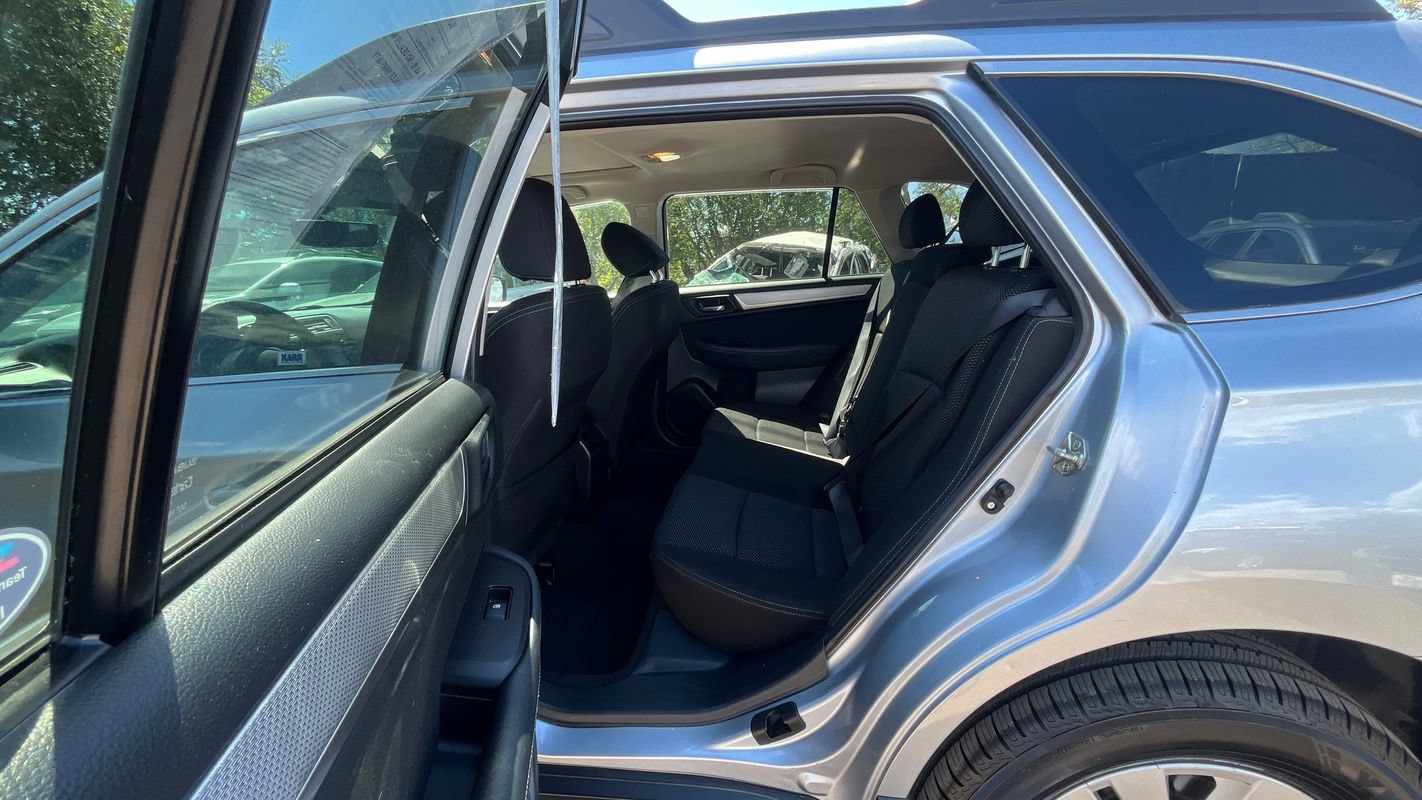 Used 2017 Subaru Outback 2.5i Premium AWD/4WD image 20