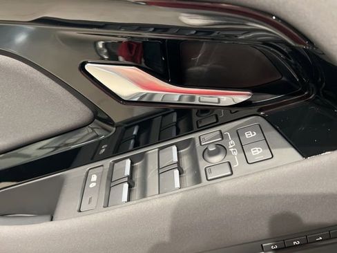 Used 2025 Land Rover Range Rover Evoque S image 15