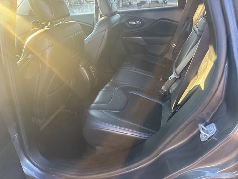 Used 2019 Jeep Cherokee Latitude Plus w/ Cold Weather Group image 13