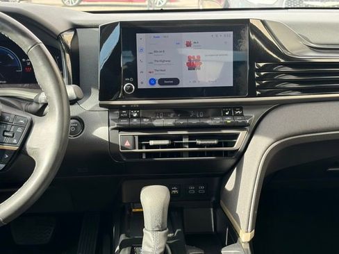 Used 2025 Toyota Camry LE w/ Convenience Package image 21