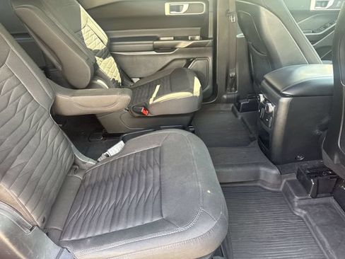 Used 2020 Ford Explorer XLT AWD/4WD image 29